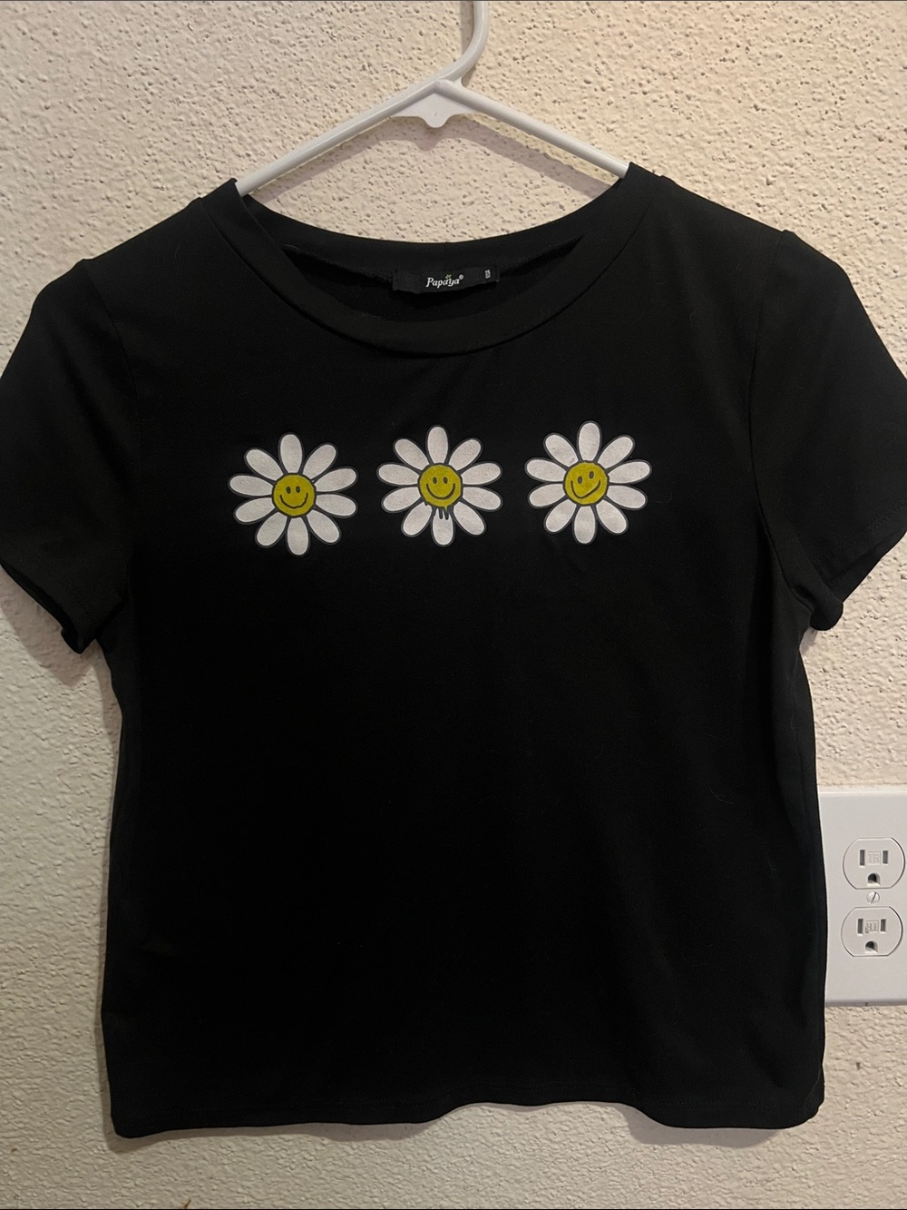 Papaya Black Short-Sleeve Tee with Smiley Daisy Trio